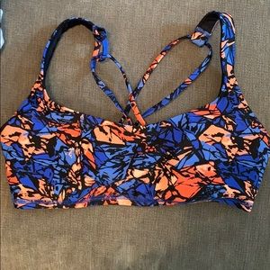 Great cond! Lululemon sports bra/ swim top, size 4
